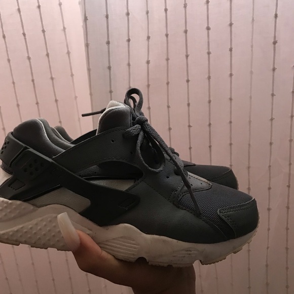 Nike huaraches with box - Picture 2 of 2
